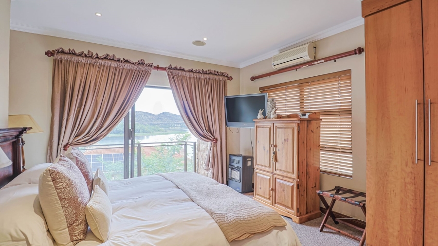 5 Bedroom Property for Sale in Birdwood Estate North West